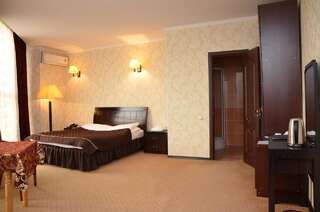 Отель Golden Palace Актау Бюджетный двухместный номер с 1 кроватью-3